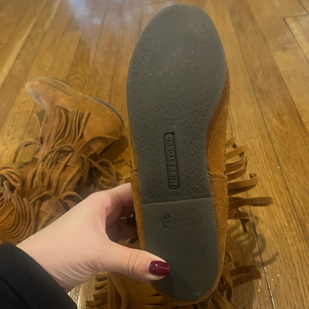 Minnetonka Women's Fringe Boots - Brown Size 6 - Picture 3 of 8